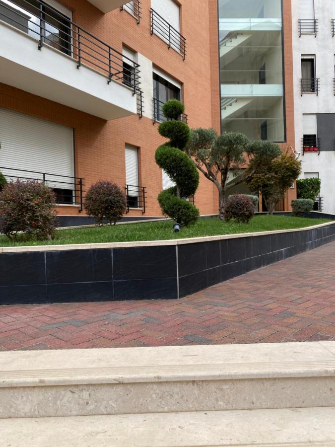 Nemis Apartments In The Centre Of Tirana Four Free Parking Exterior foto