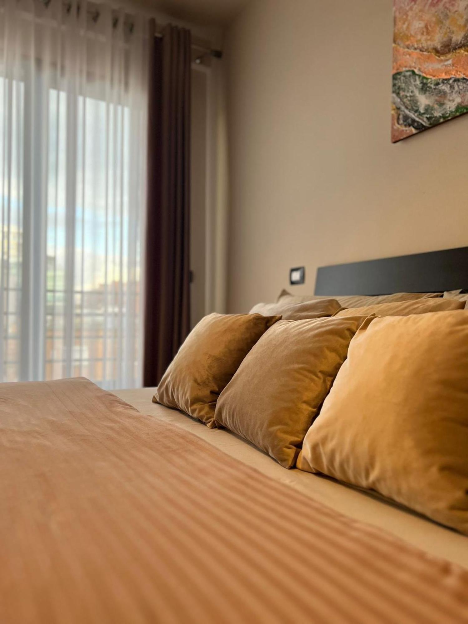 Nemis Apartments In The Centre Of Tirana Four Free Parking Exterior foto