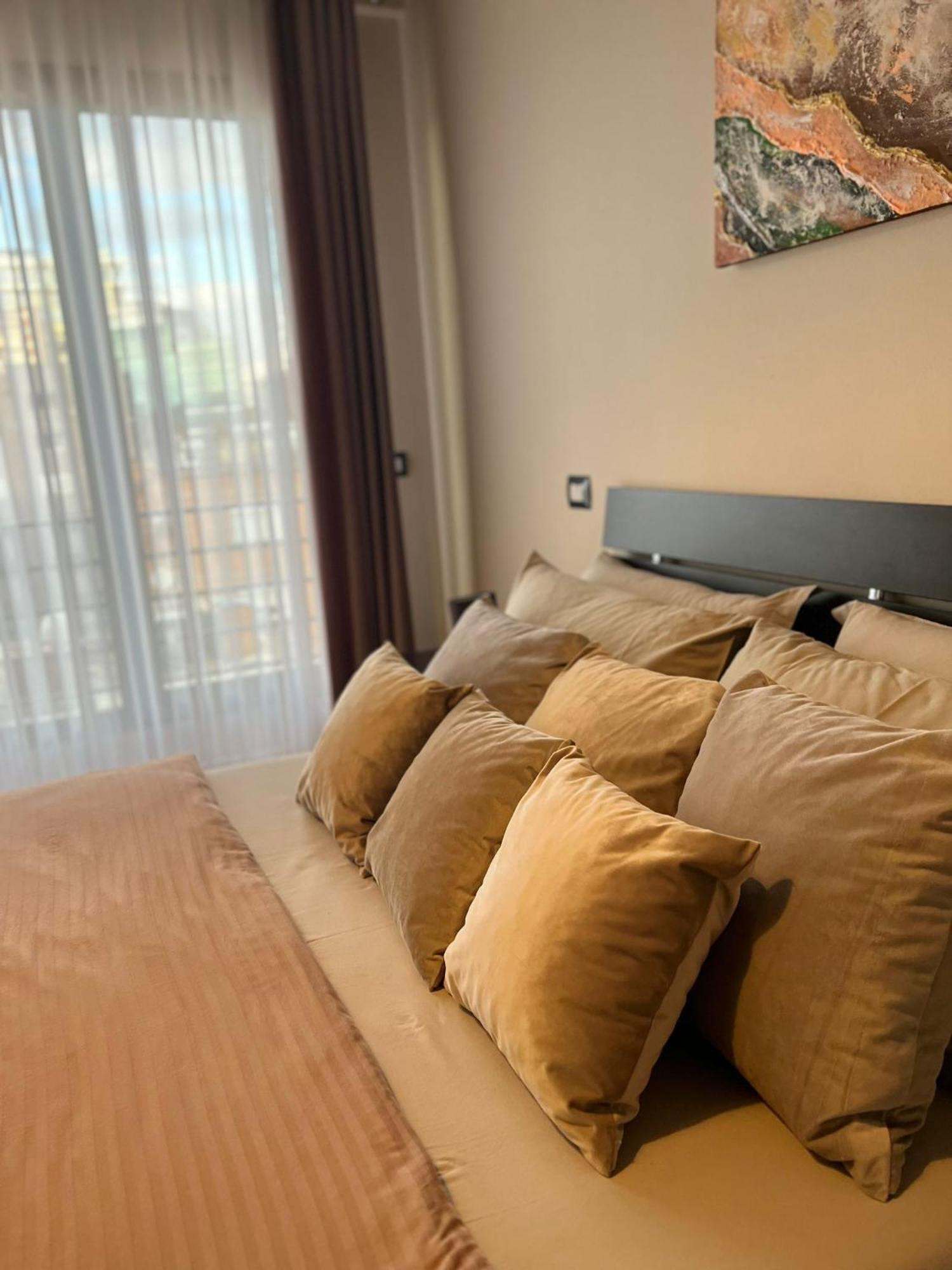 Nemis Apartments In The Centre Of Tirana Four Free Parking Exterior foto