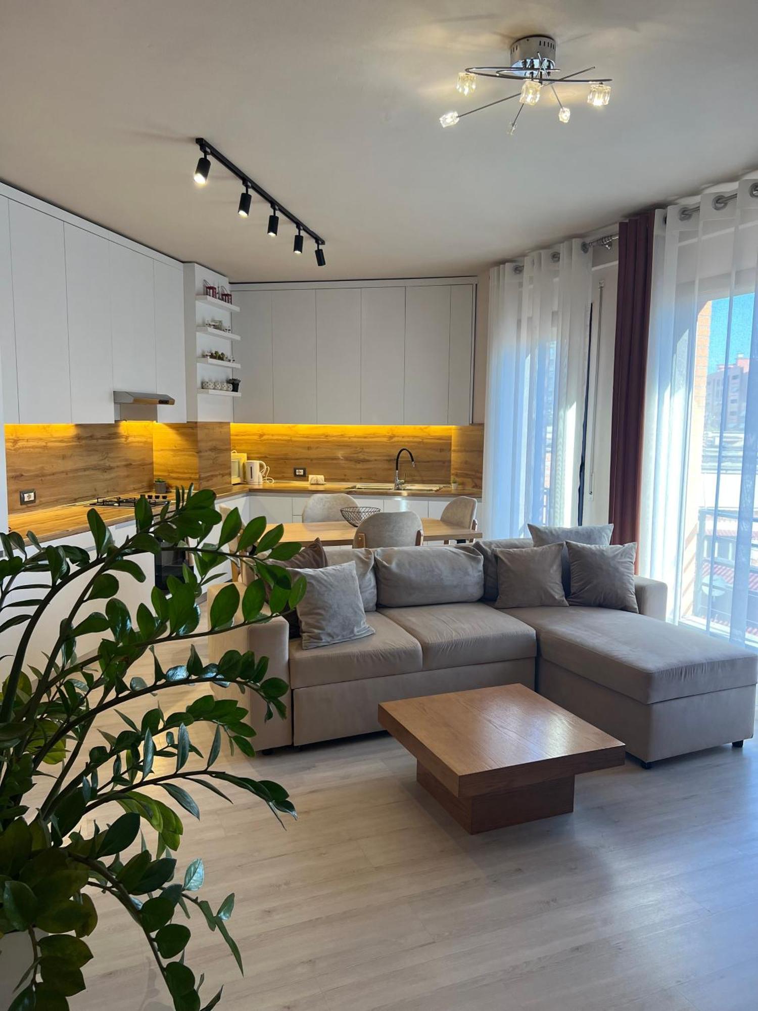 Nemis Apartments In The Centre Of Tirana Four Free Parking Exterior foto